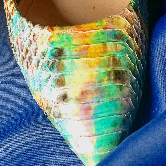 Vincent Camuto faux snakeskin leather multicolored pumps 7.5 or 37.5 - Picture 4 of 9